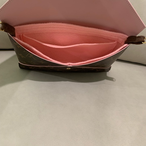 Louis Vuitton Kiragami Large Pouch - Picture 6 of 13